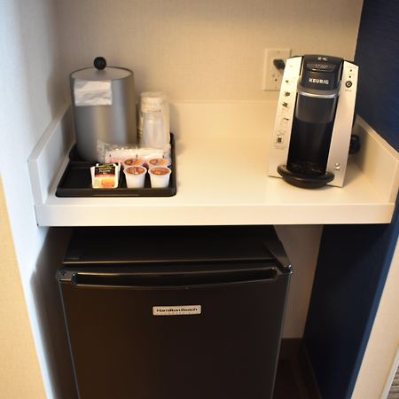 Holiday Inn Express & Suites - Boston South - Randolph By Ihg Экстерьер фото