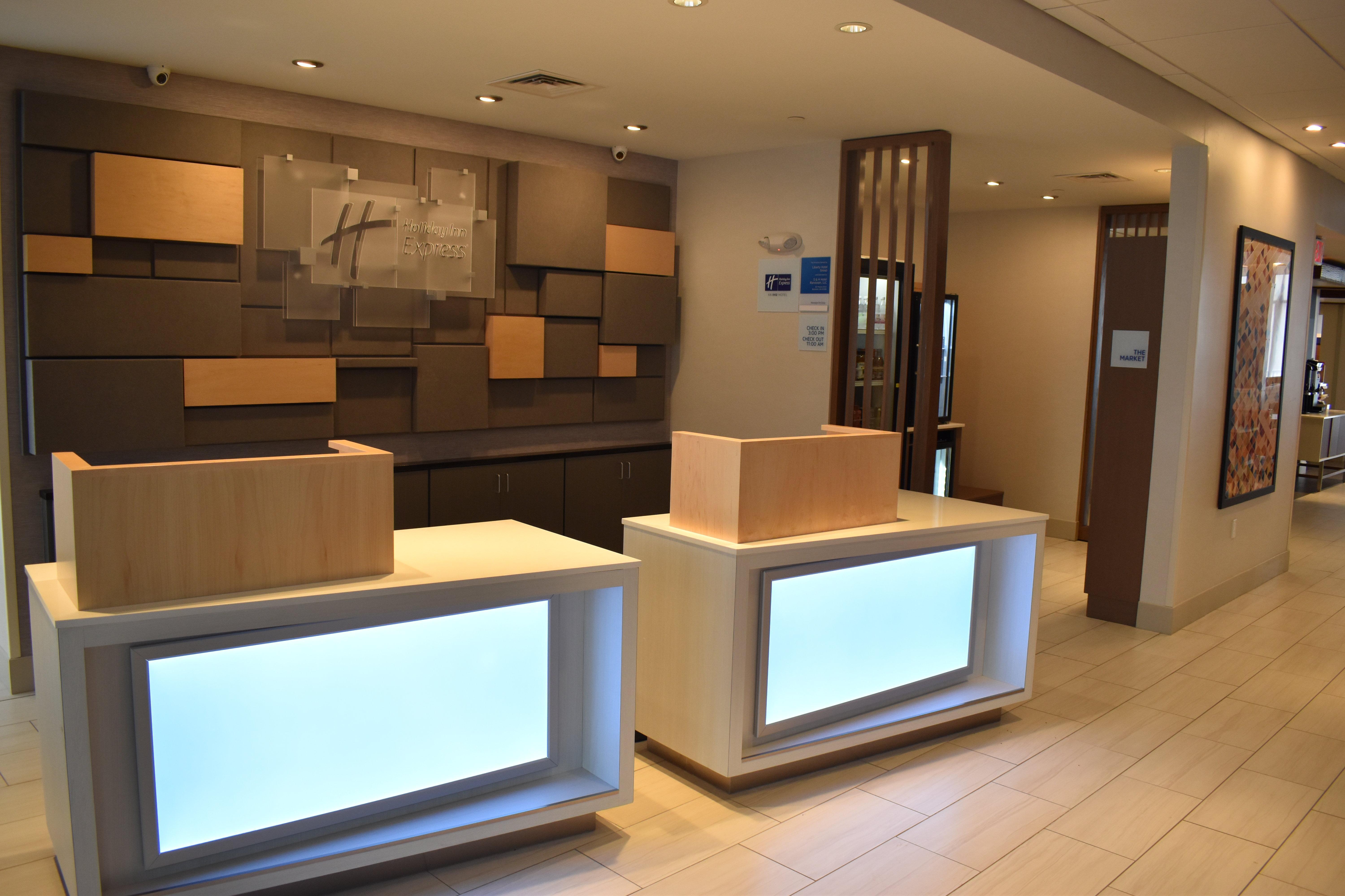 Holiday Inn Express & Suites - Boston South - Randolph By Ihg Экстерьер фото