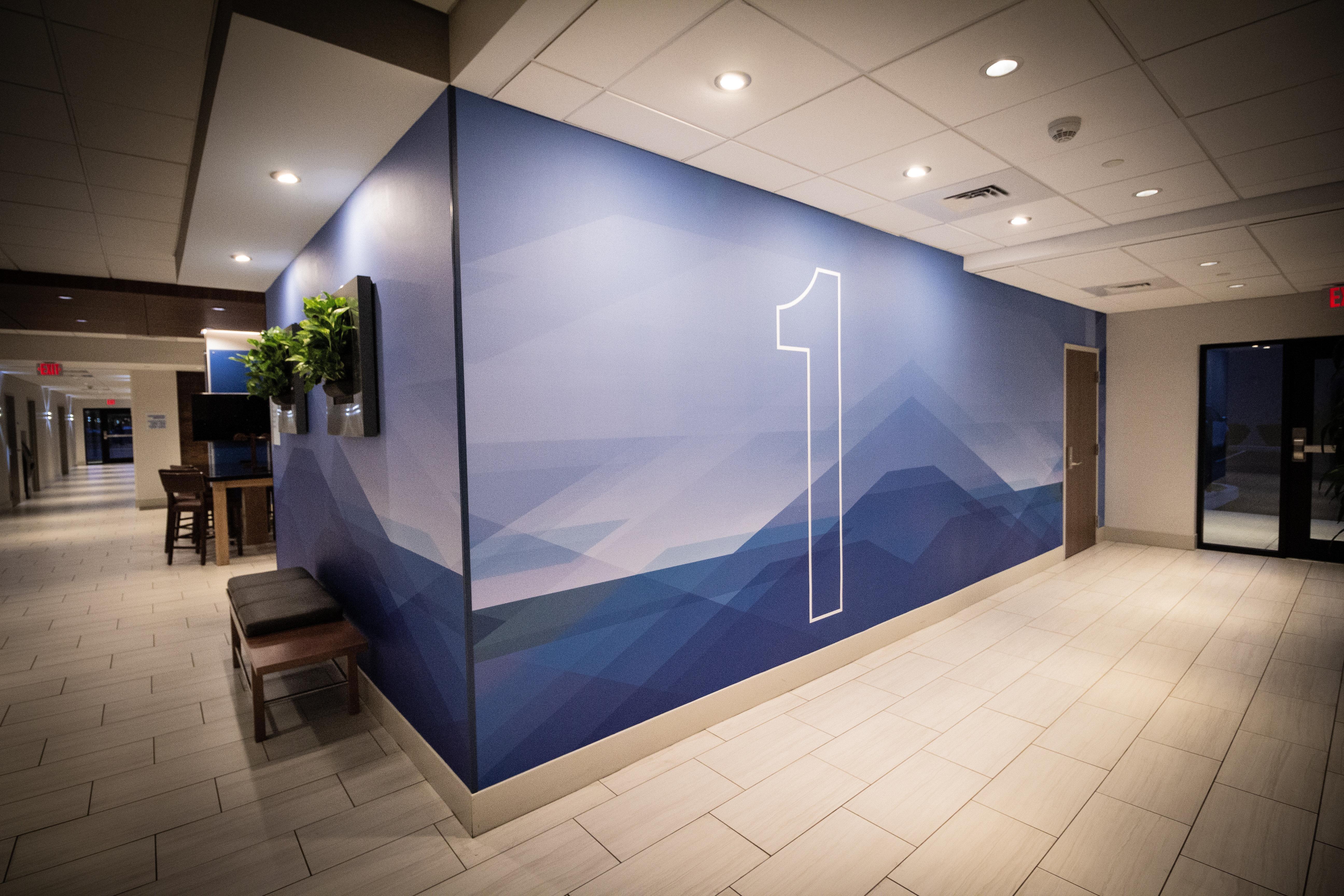 Holiday Inn Express & Suites - Boston South - Randolph By Ihg Экстерьер фото