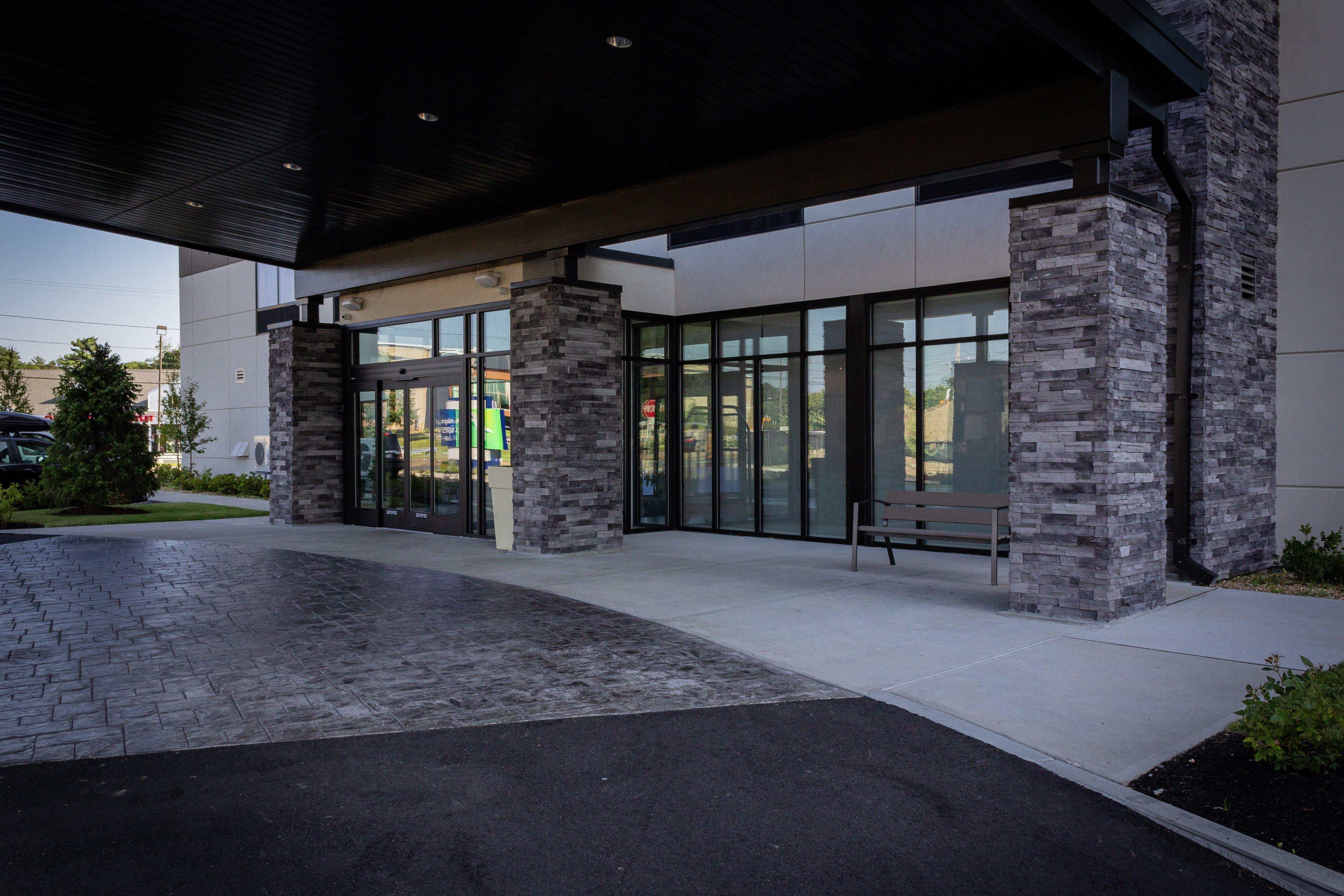 Holiday Inn Express & Suites - Boston South - Randolph By Ihg Экстерьер фото