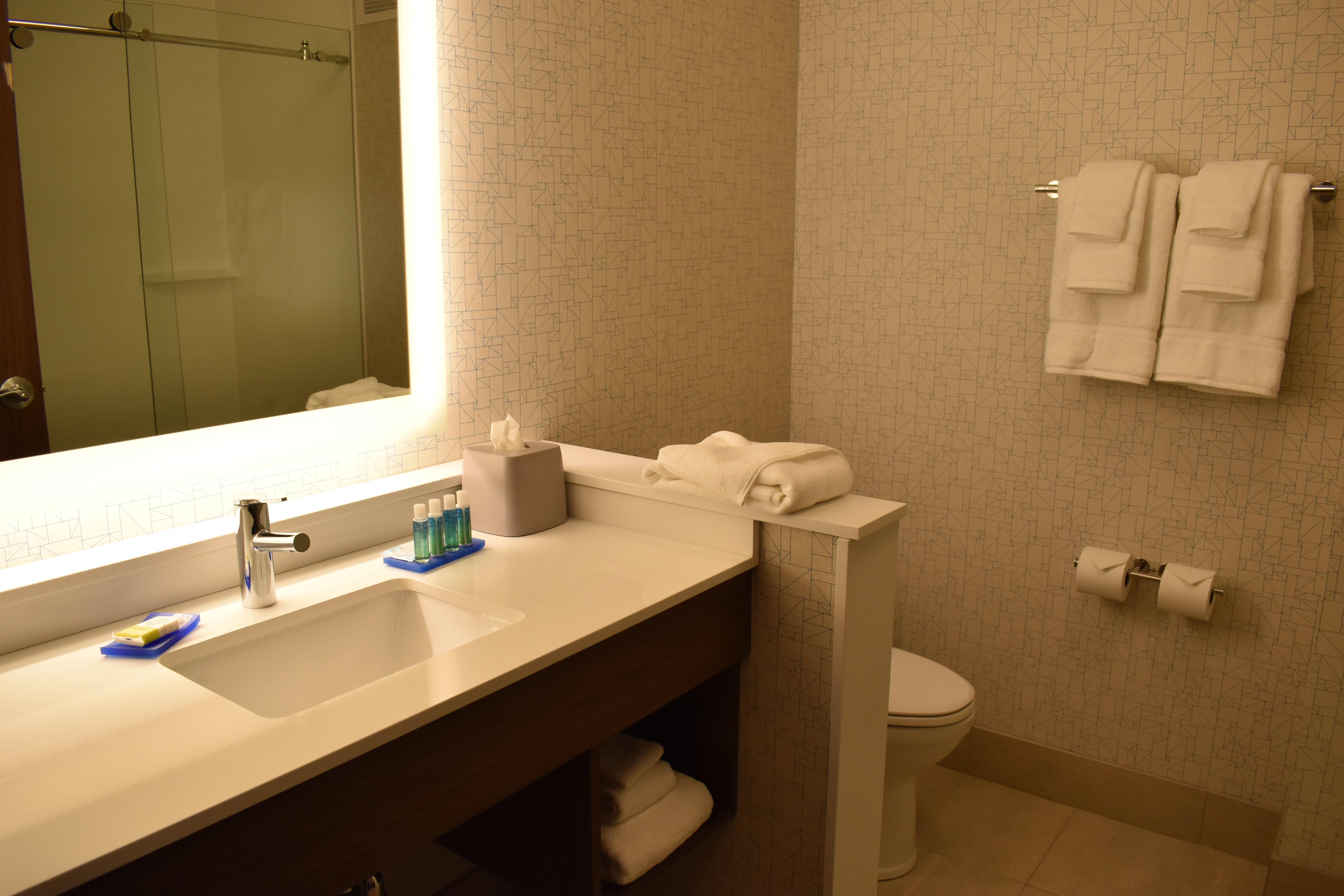 Holiday Inn Express & Suites - Boston South - Randolph By Ihg Экстерьер фото